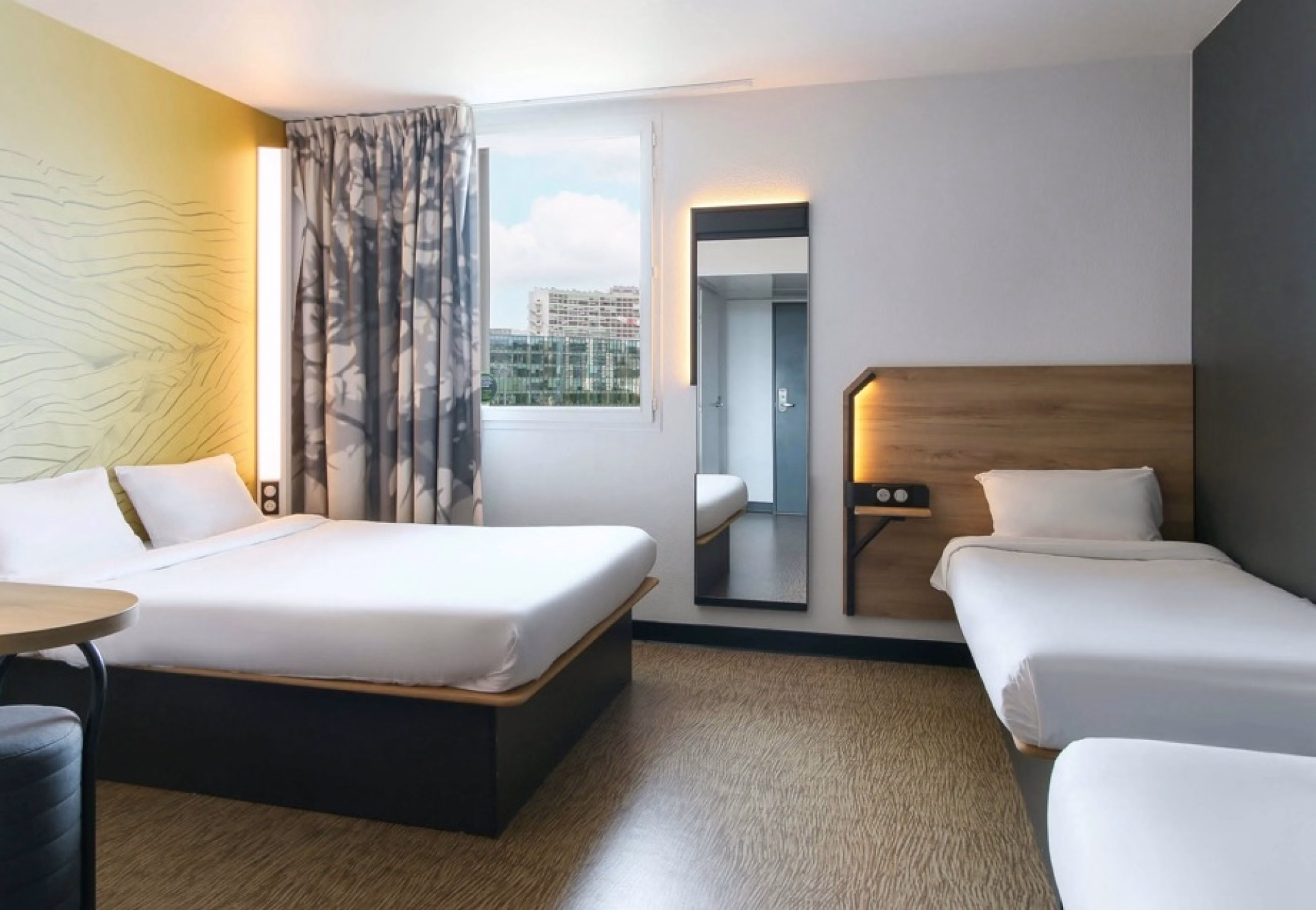 🏨 Hôtel 3* - Jour 1