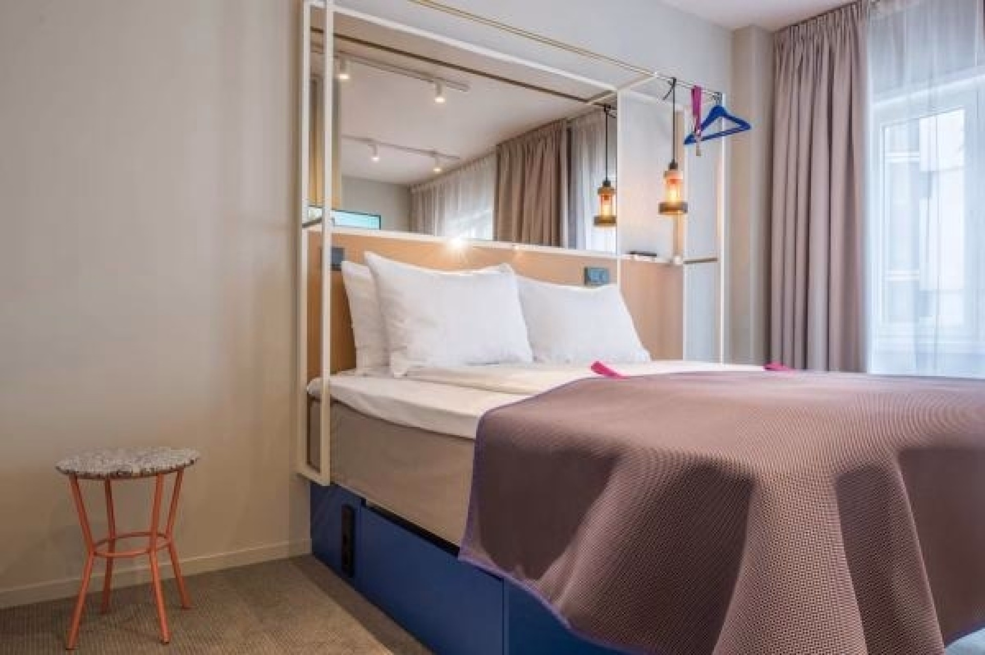 🏨 Hôtel 3* - Jours 1 à 2