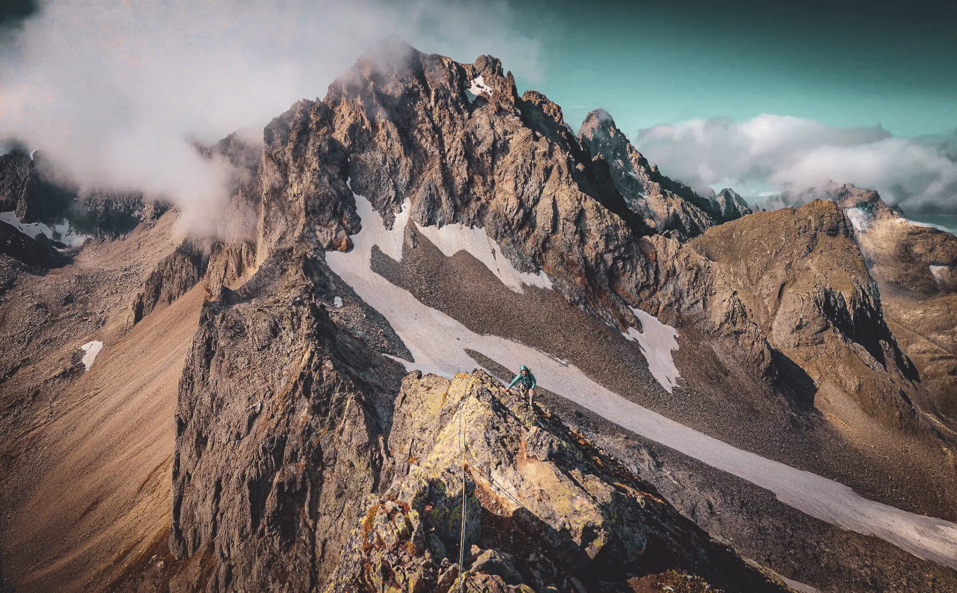 Initiation alpinisme et premières arêtes alpines face au Mont-Blanc