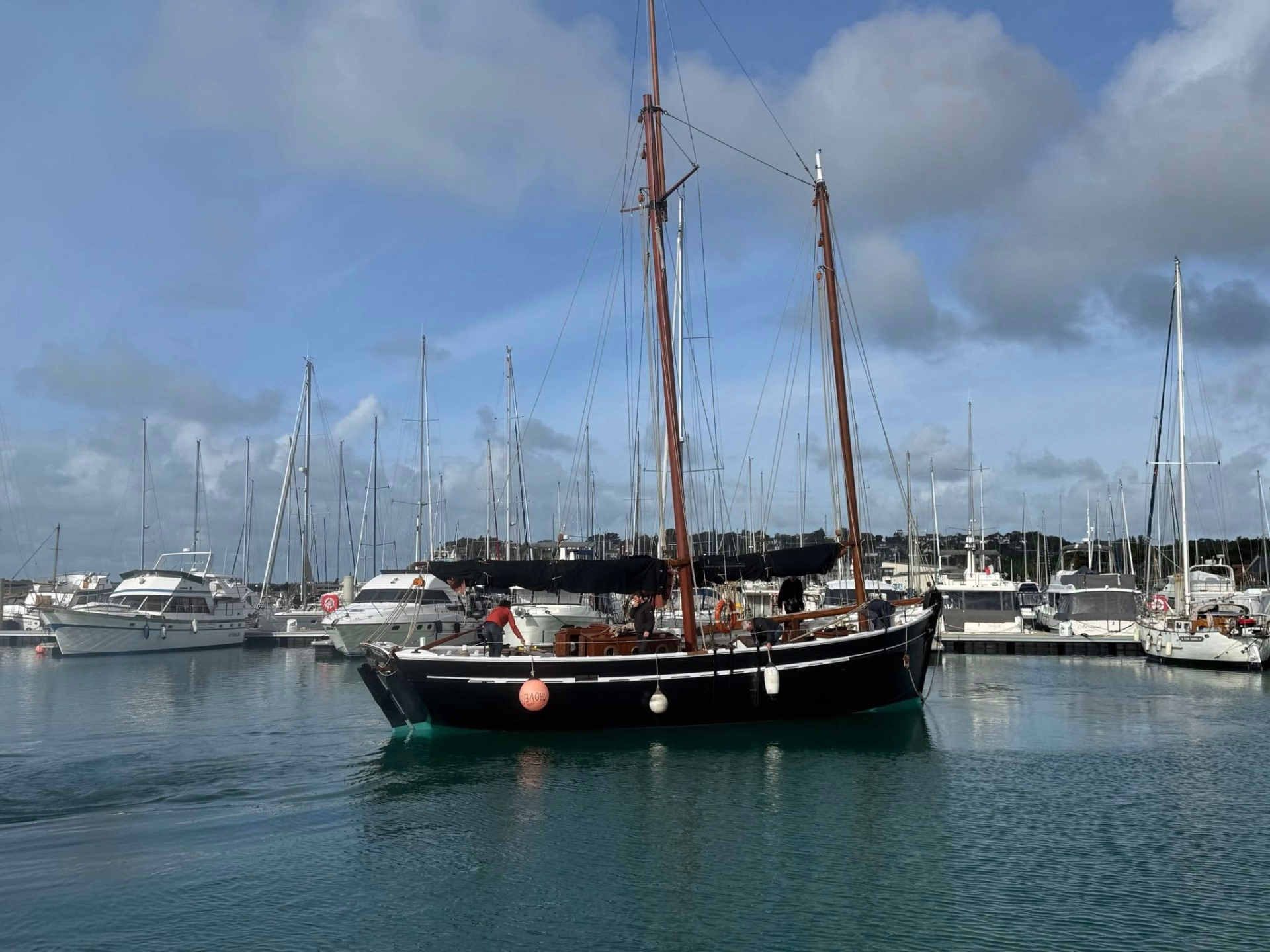 Croisière Voile et Yoga vers les Îles Anglo-Normandes