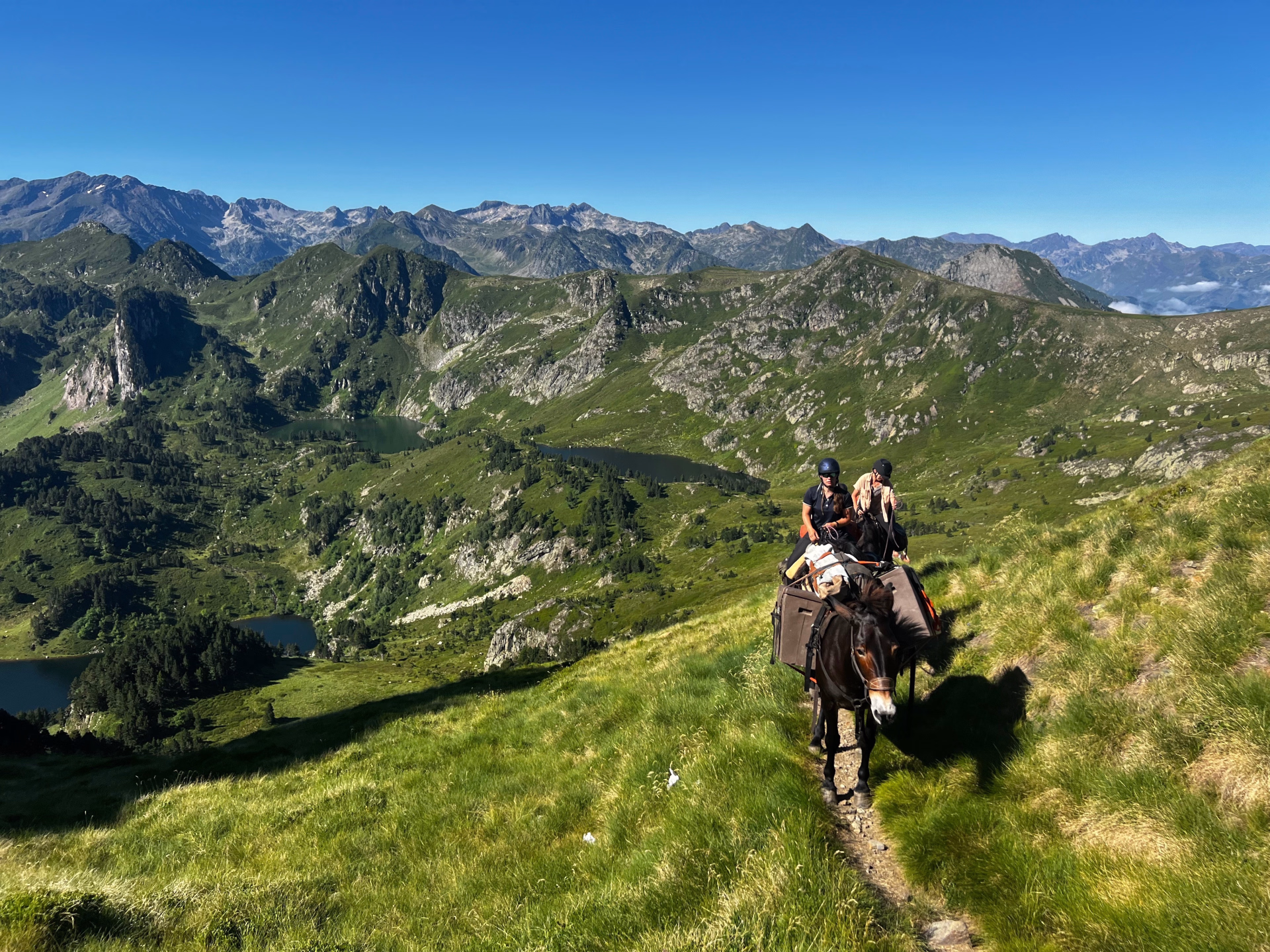 La randonnée à cheval des lacs de montagne