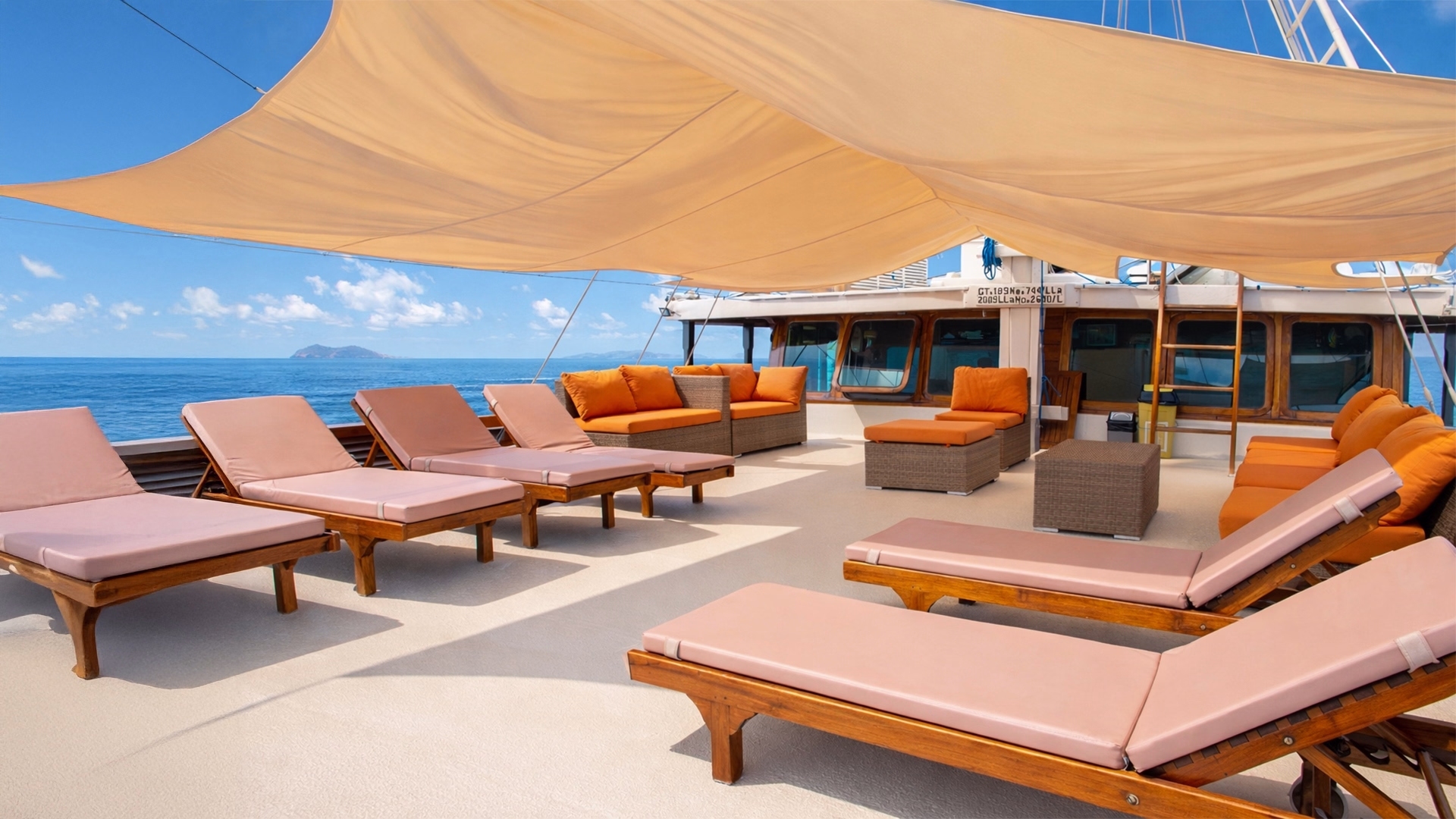 🚢 Bateau de croisière à moteur - Jours 1 à 9