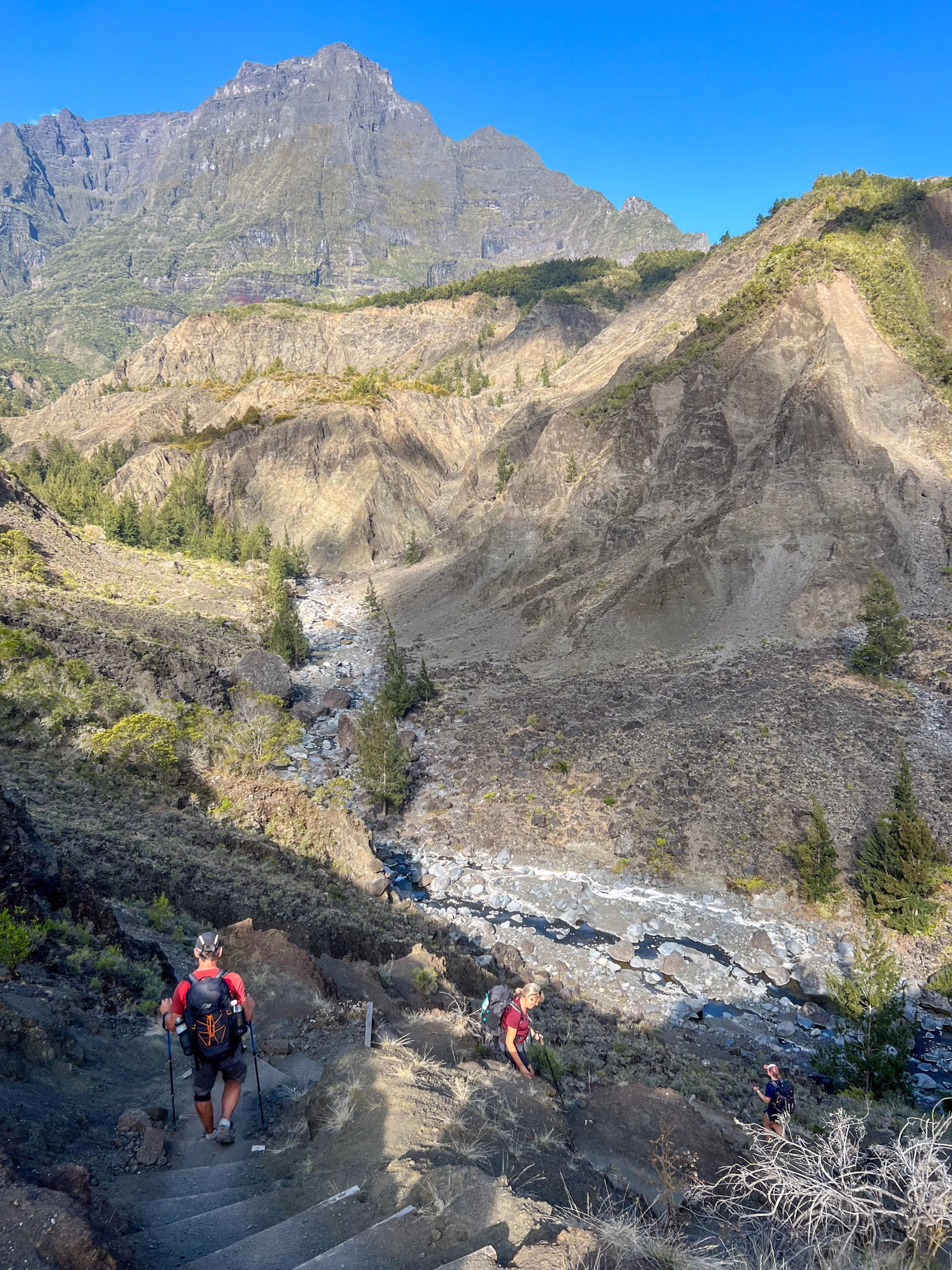 Trek en groupe avec guide local : la traversée des incontournables
