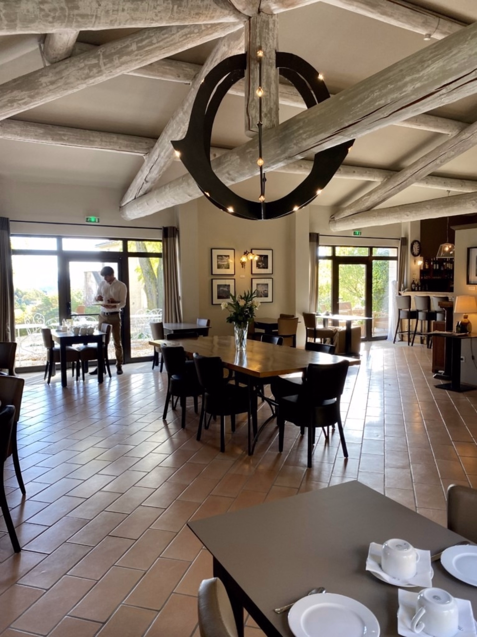 🏨 Hôtel 3* - Jours 3 à 4