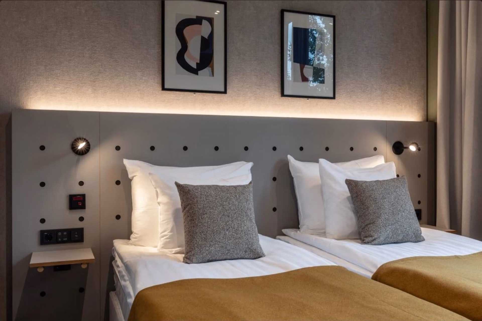 🏨 Hôtel 4* - Jours 1 à 3