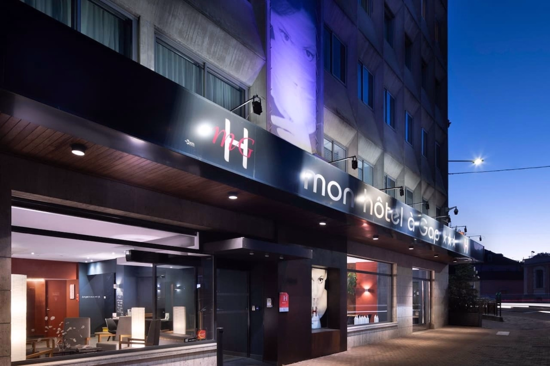 🏨 Hôtel 3* - Jours 1 à 3