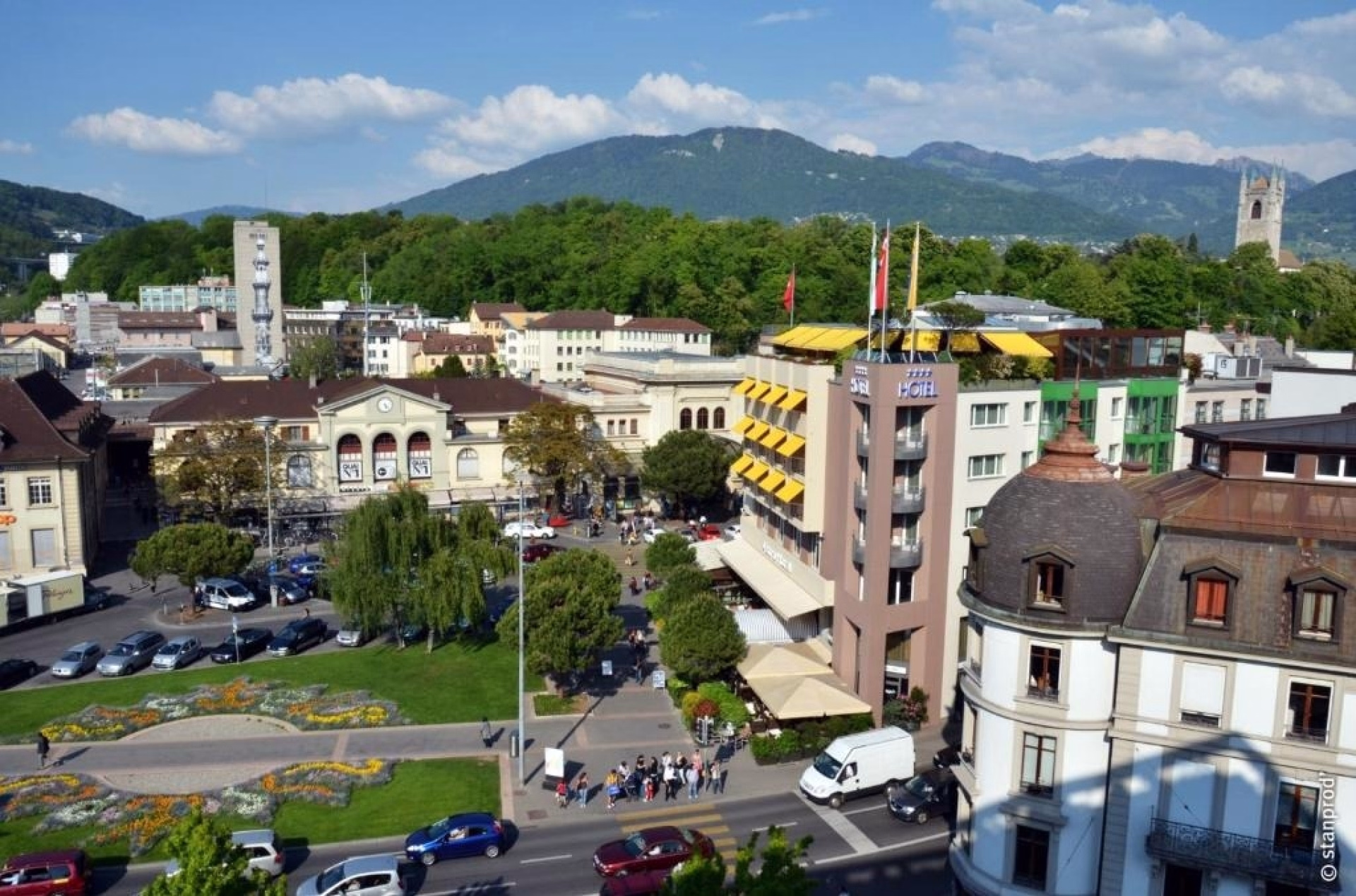 🏨 Hôtel 4* - Jours 1 à 2