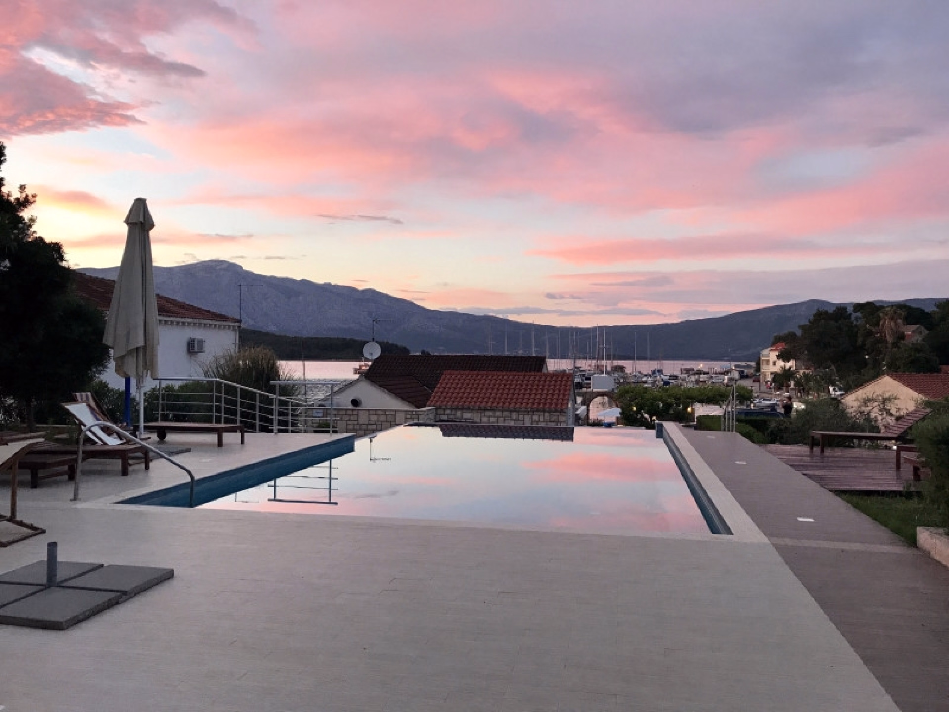 🏩 Hôtel 3* - Jours 1 à 7