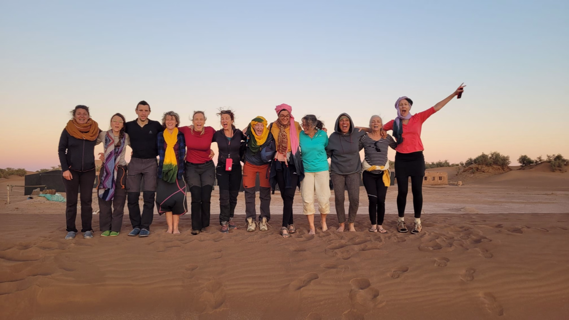 Trek, yoga, bien-être et déconnexion dans le désert du Sahara