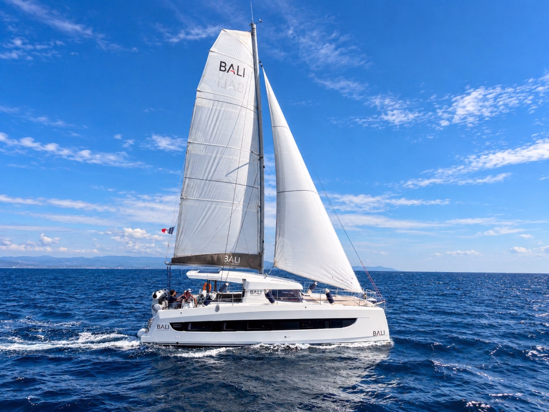 Stage Découverte en Catamaran à Hyères – École de voile certifiée FFV