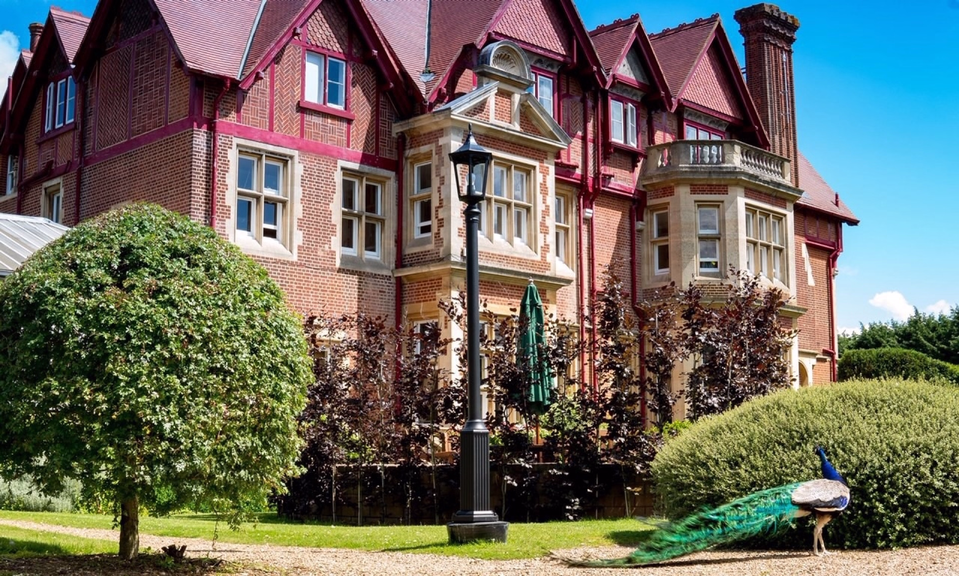 🏨 Hôtel 4* - Jours 1 à 2