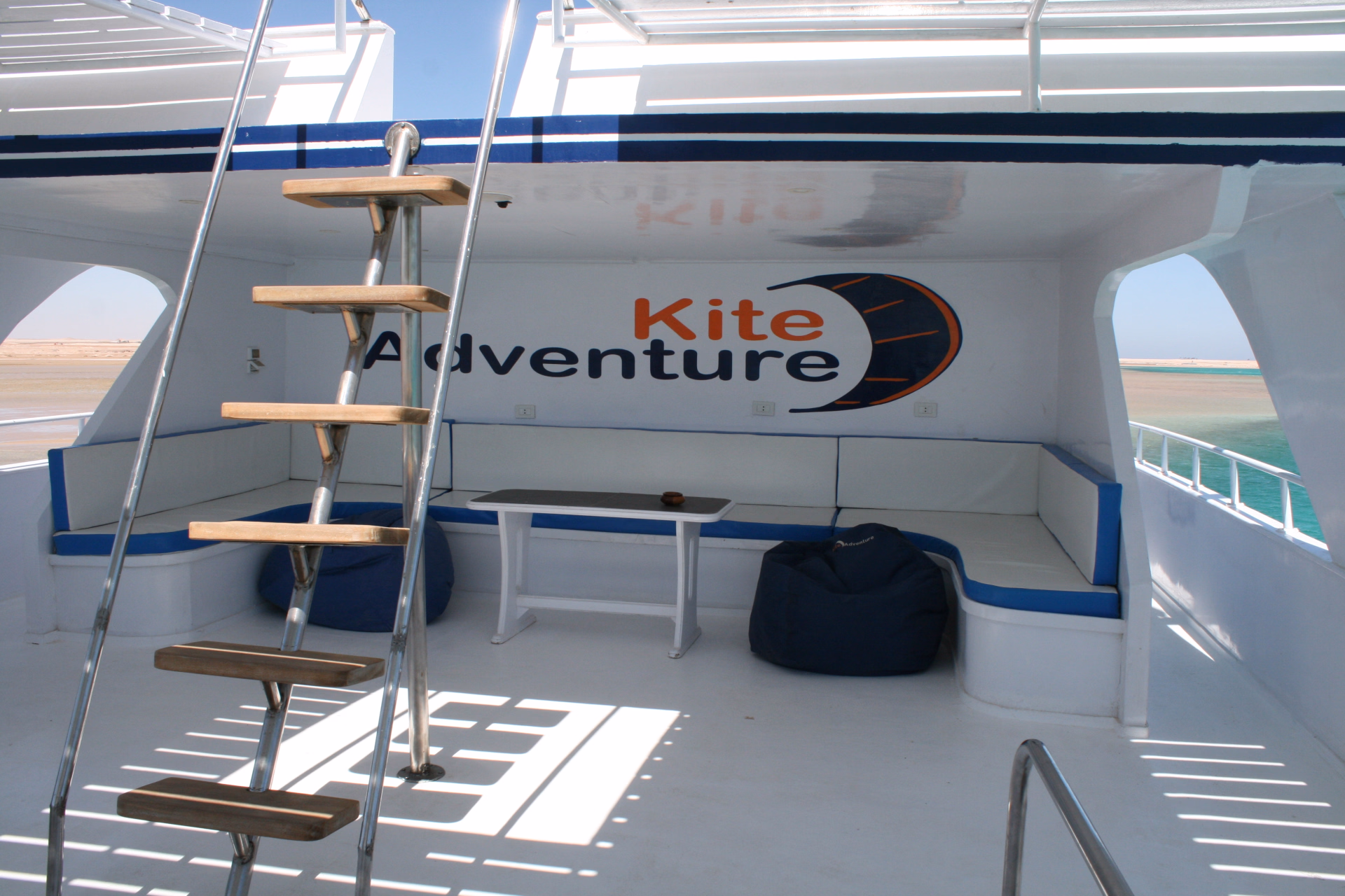 🚢 Bateau de croisière à moteur - Jours 1 à 7