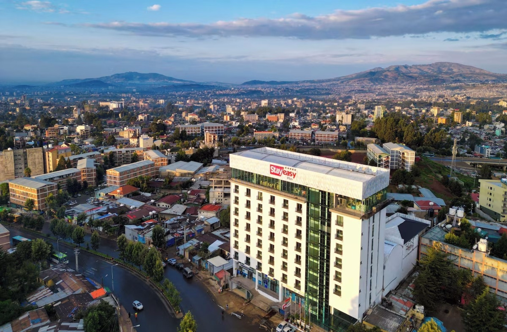🏨 Hôtel 3* - Jour 1