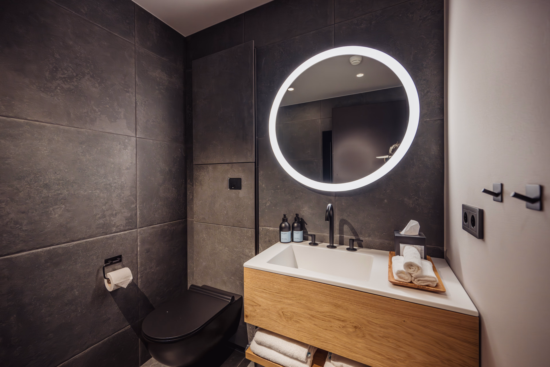 🏩 Hôtel 4* - Jours 2 à 3