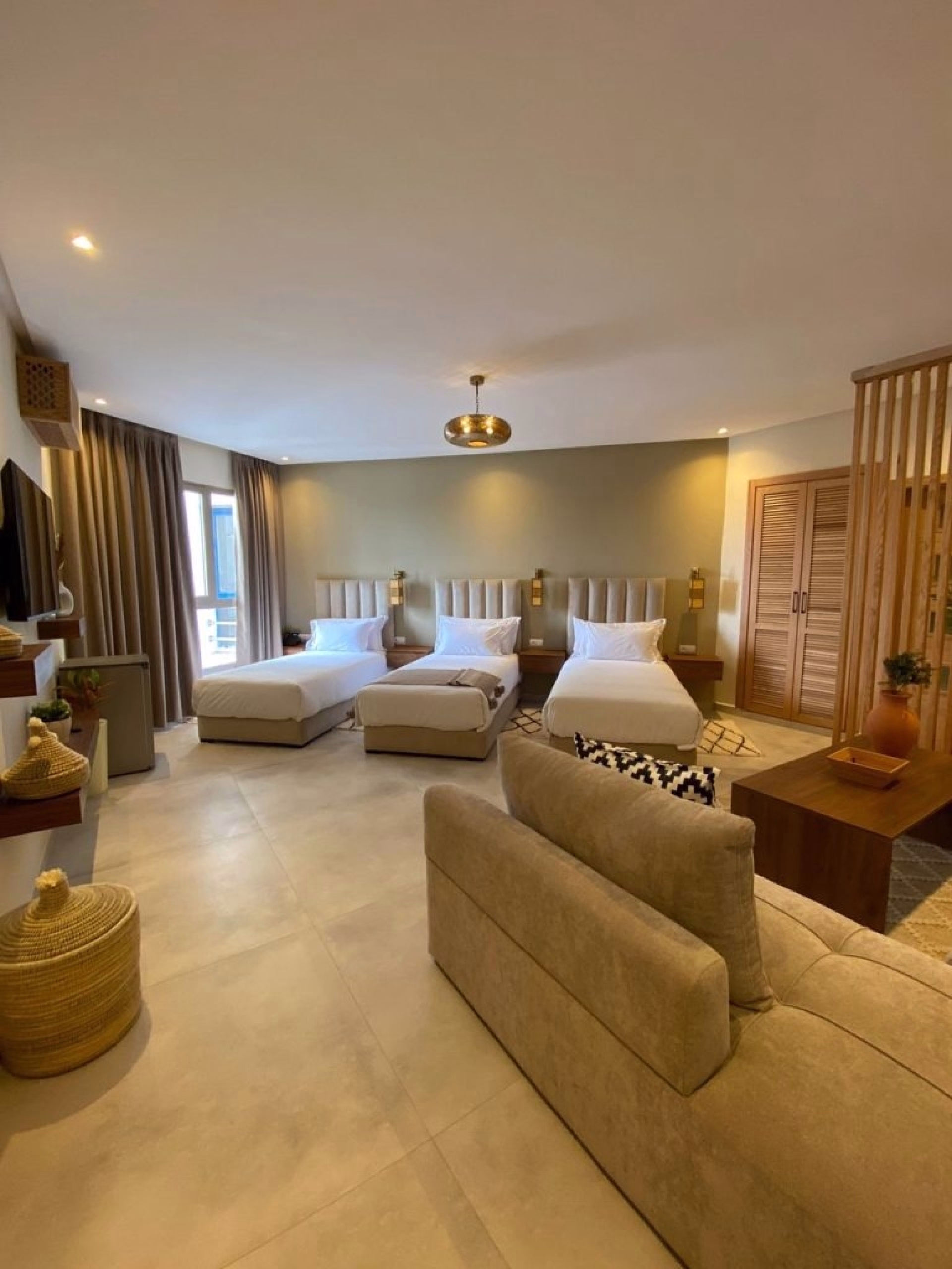 🏨 Hôtel 2* - Jours 1 à 5