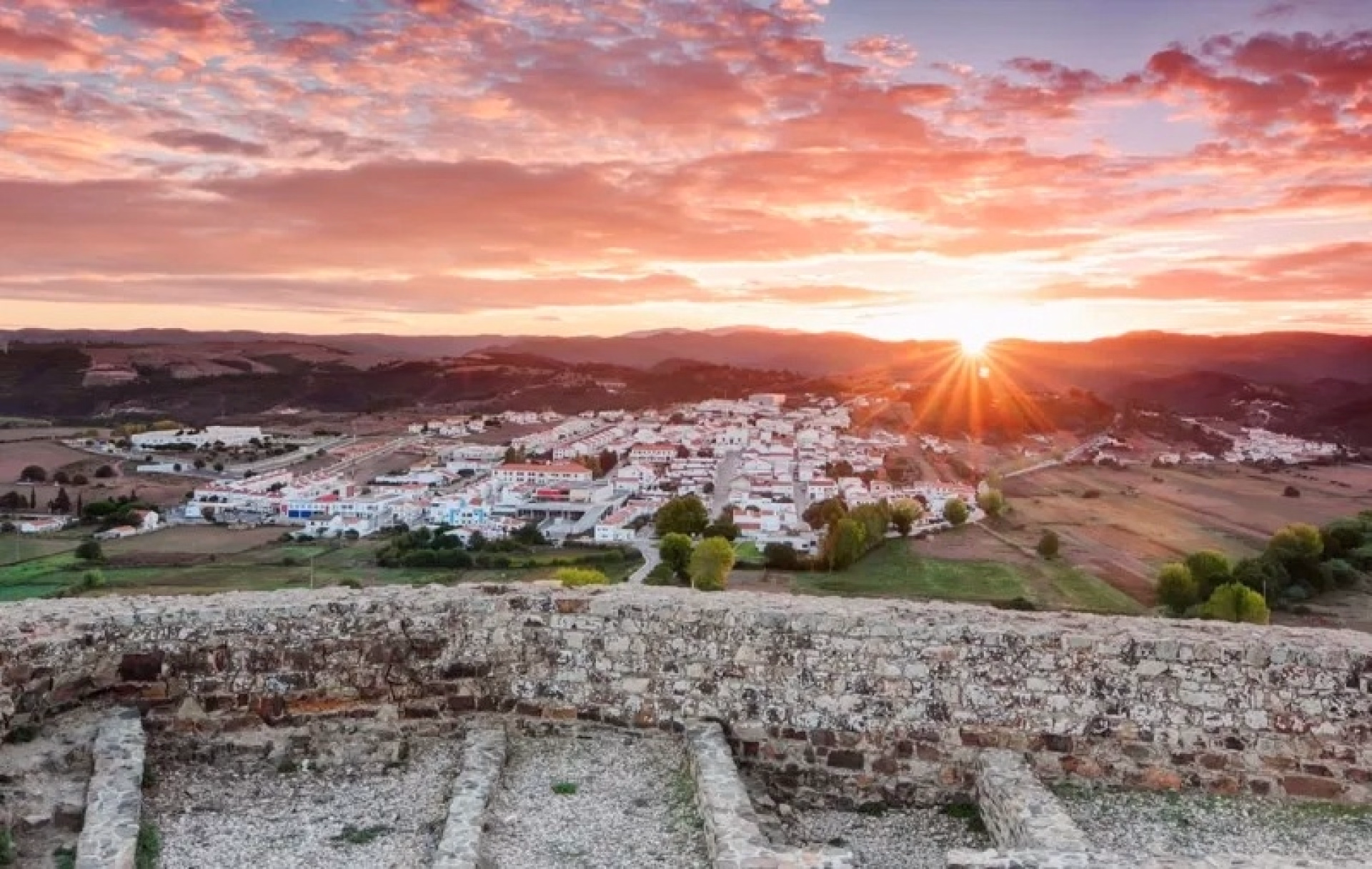 Parcourir à vélo l'Algarve occidentale, entre les montagnes et la côte
