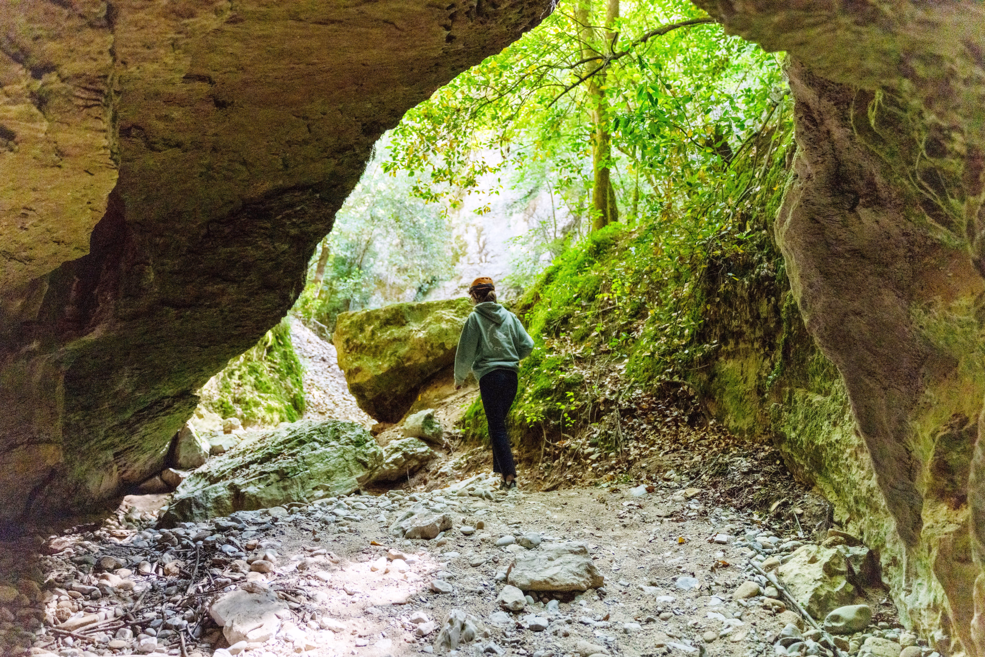 Escapade sportive en Ardèche entre rando, spéléo et nature