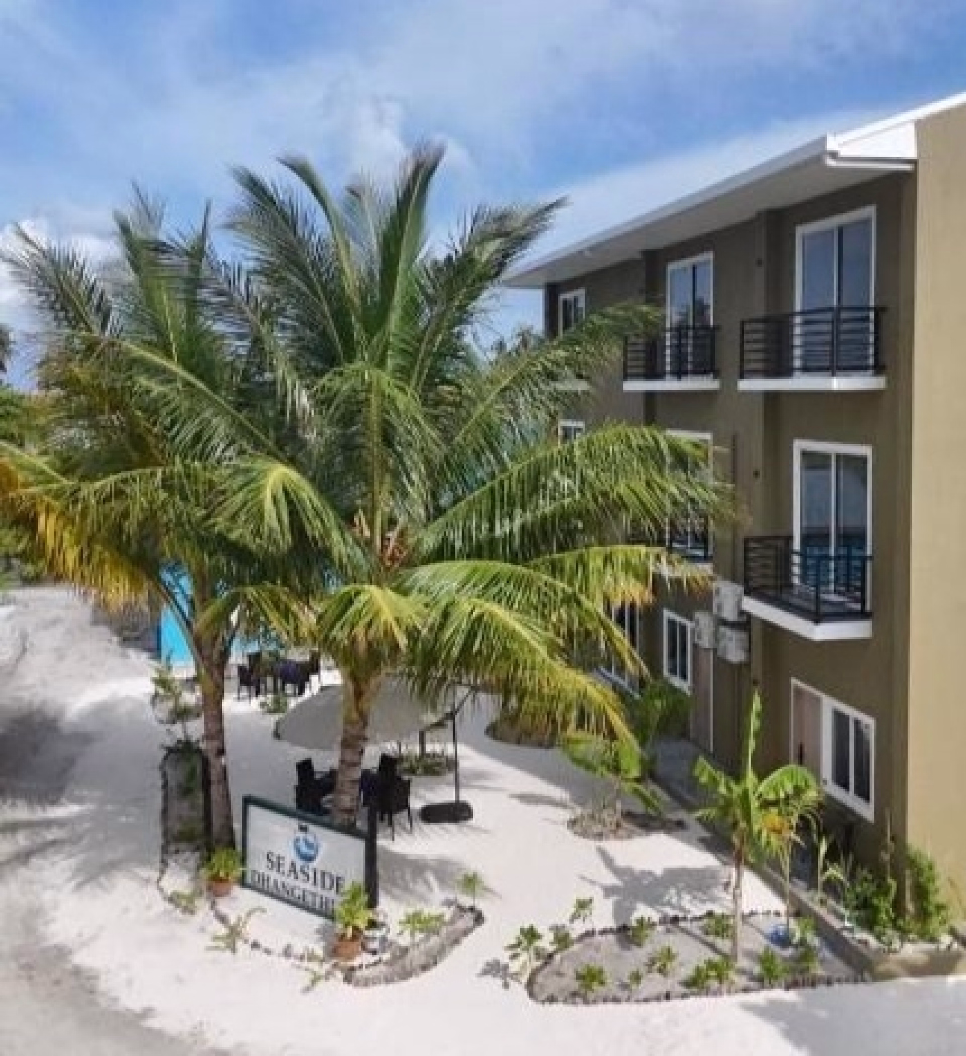 🏨 Hôtel 3* - Jours 1 à 7