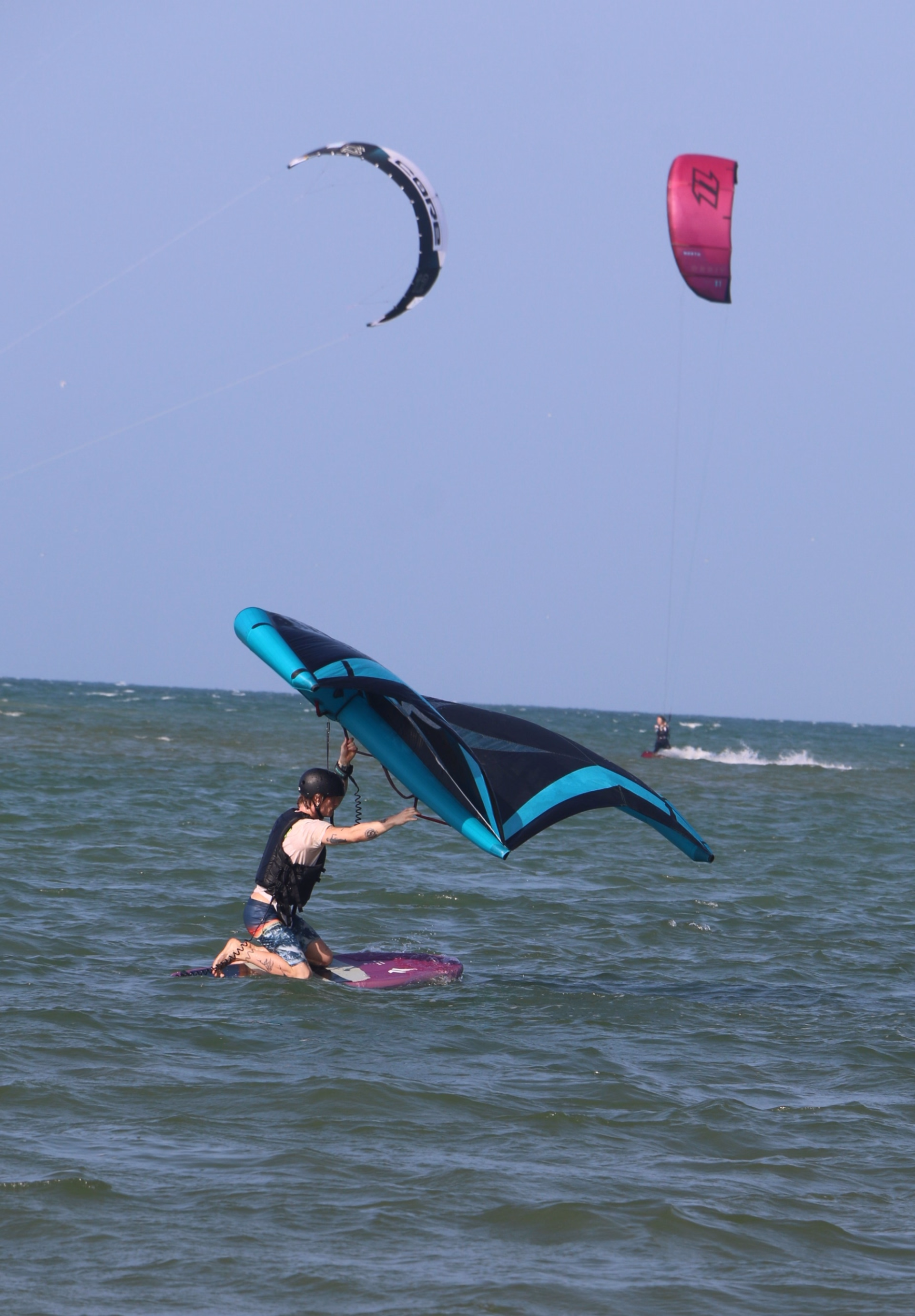 Wingfoil dans un lagon à Kalpitiya au Sri Lanka