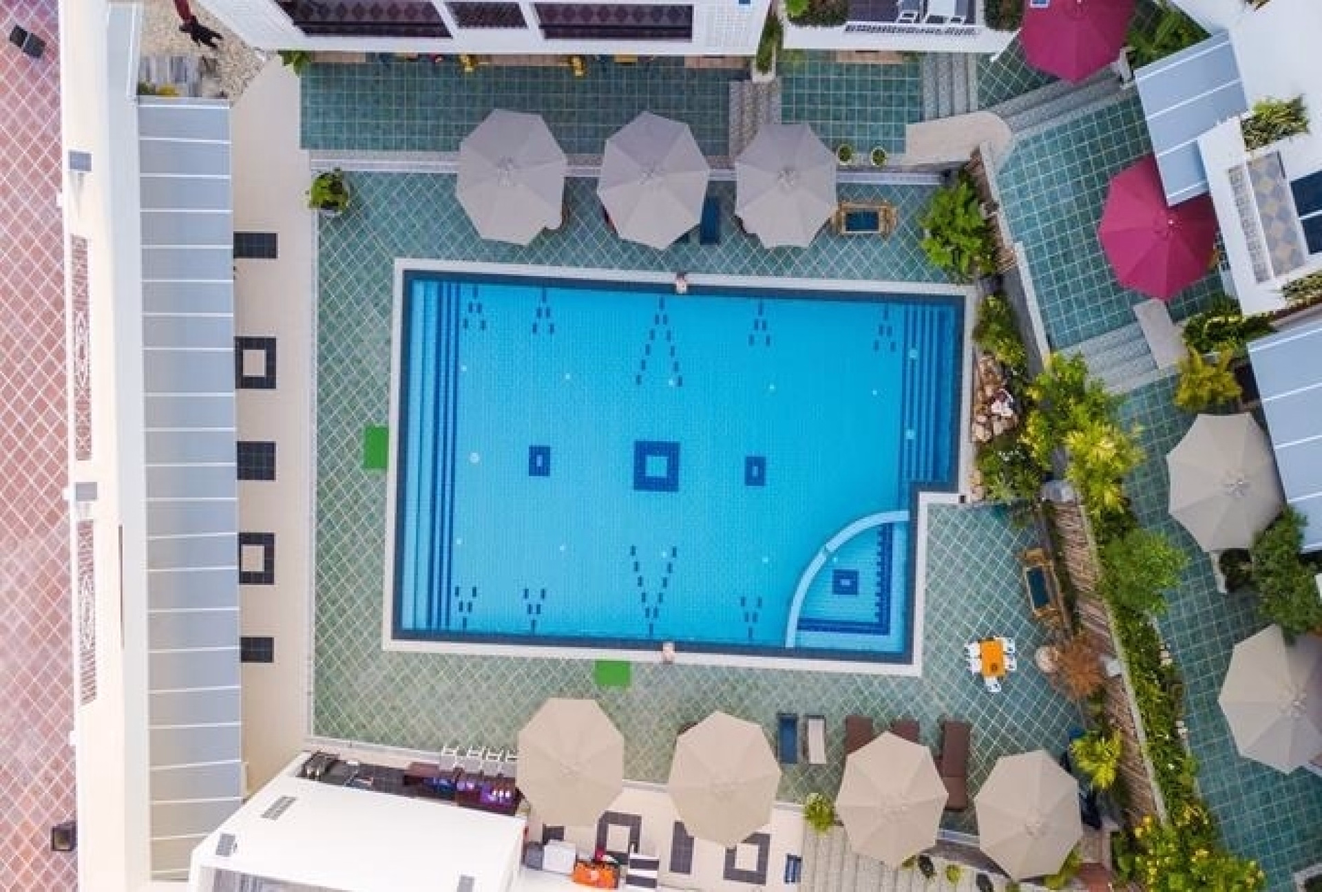 🏨 Hôtel 3* - Jours 1 à 5