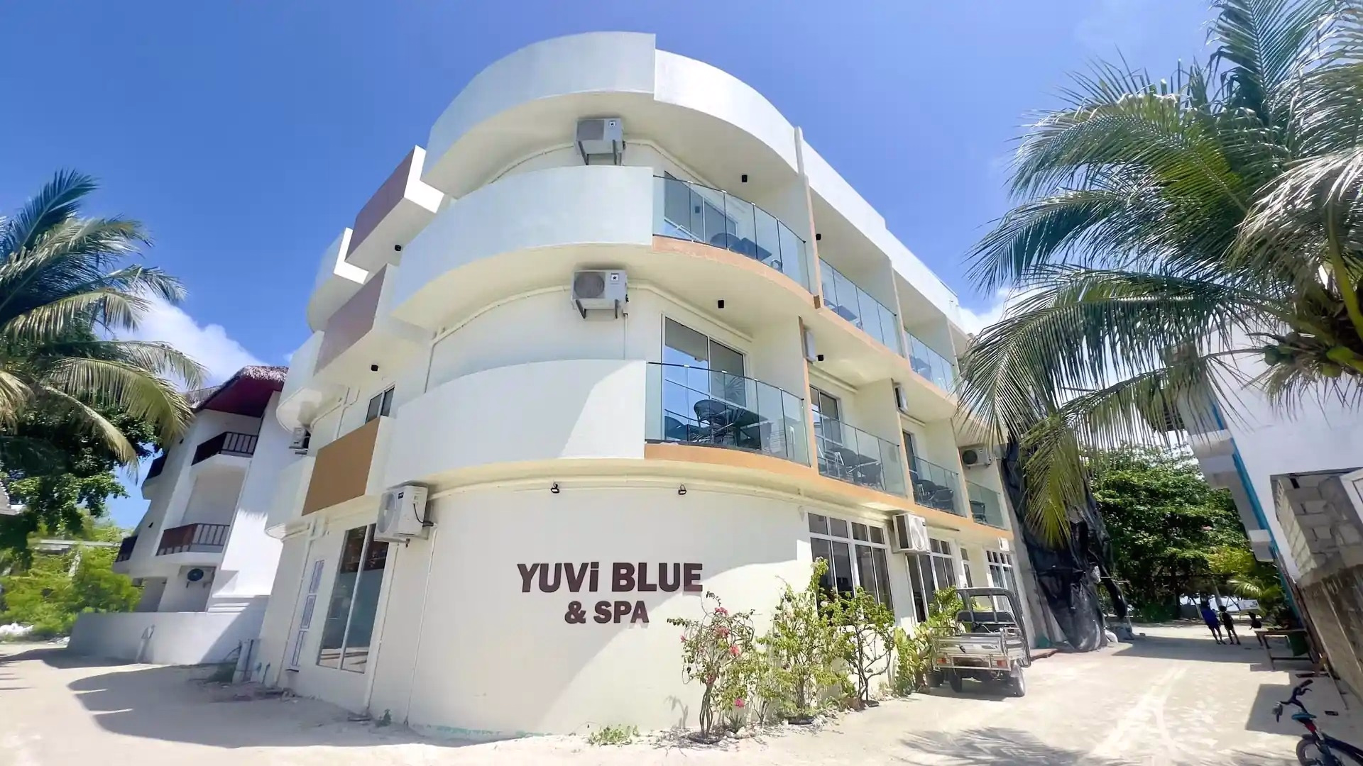 🏨 Hôtel 4* - Jours 1 à 7