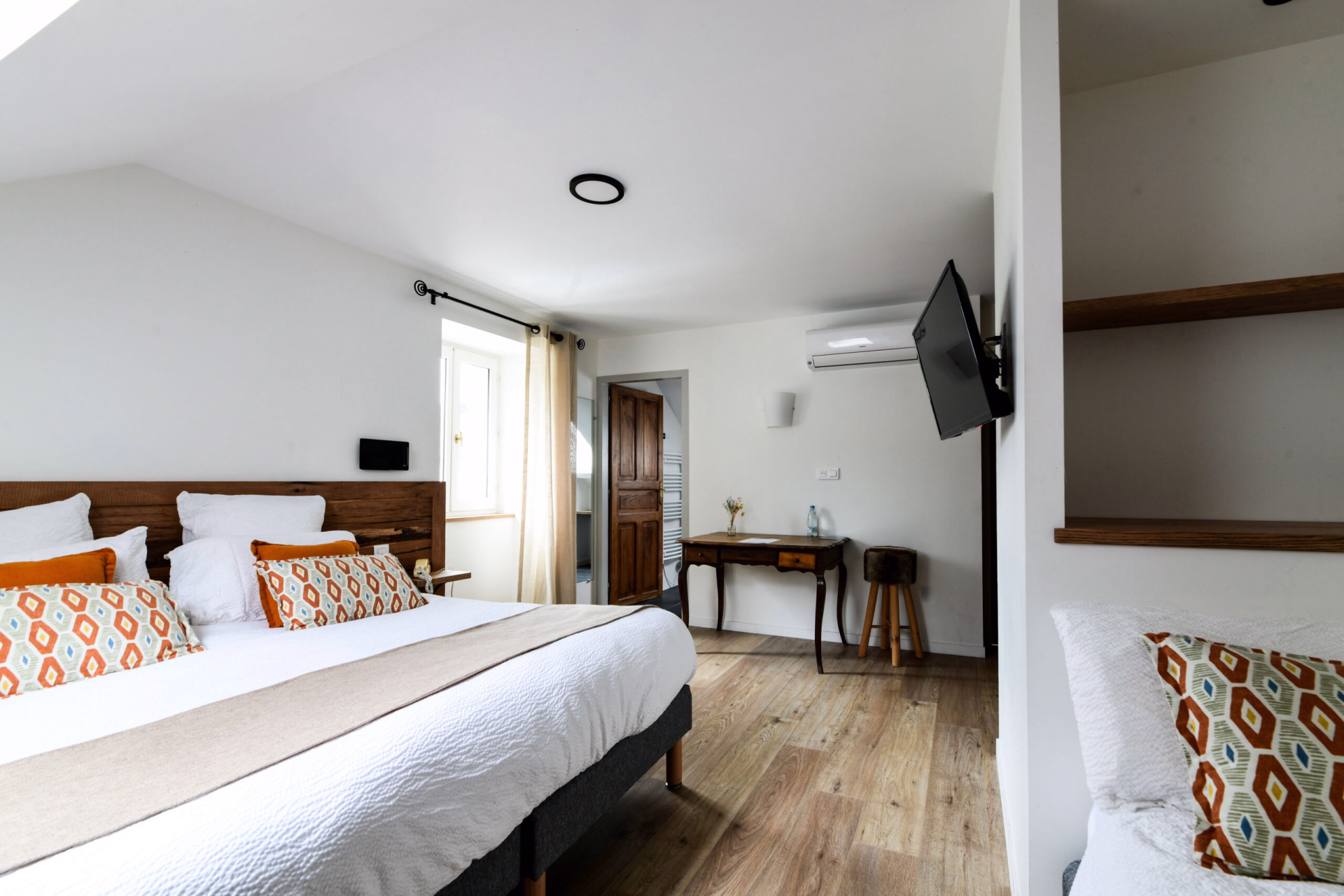 🏩 Hôtel 3* - Jour 1 et 7