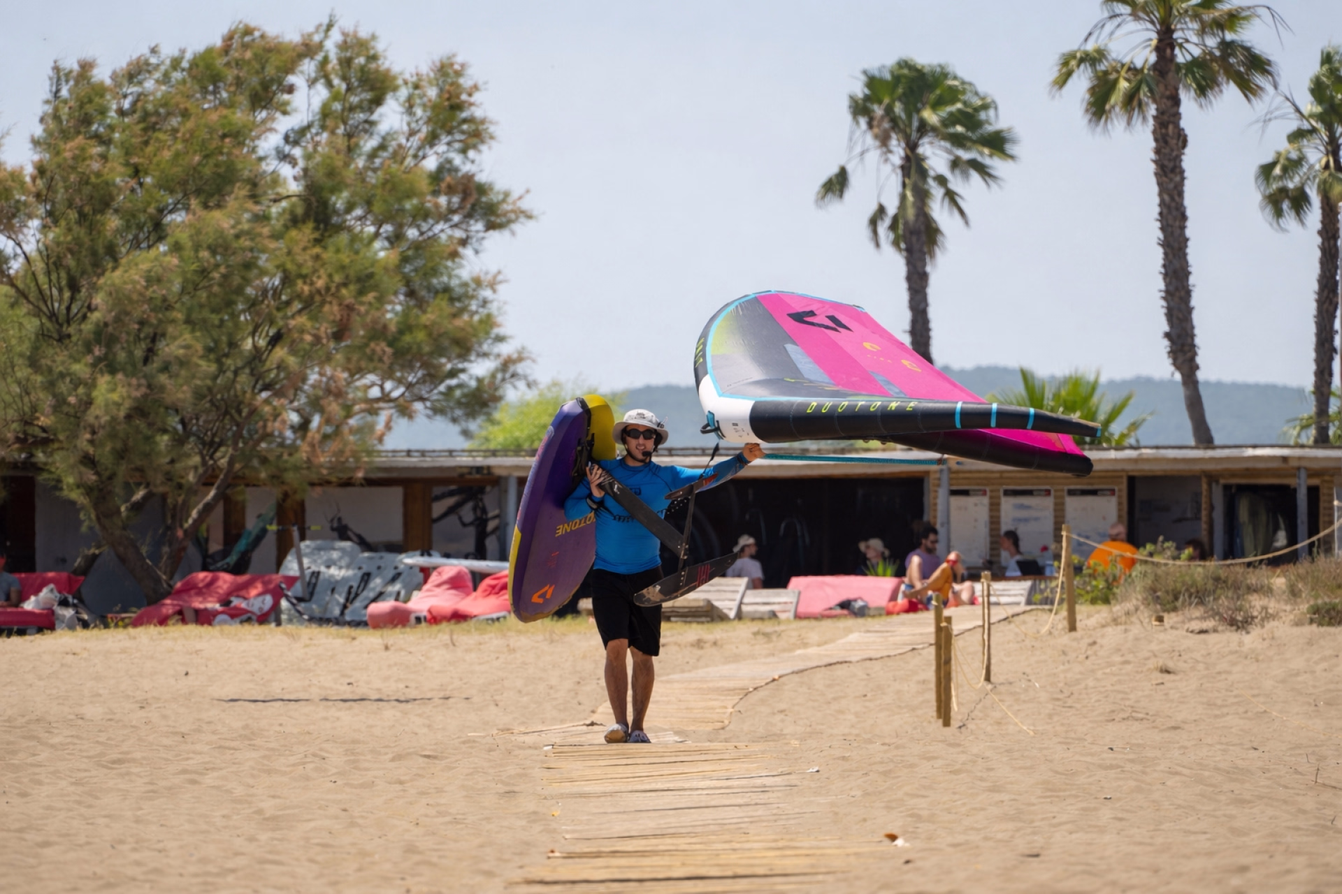 Cours de Kitesurf, windsurf et wingfoil au cœur du Golfe de Roses