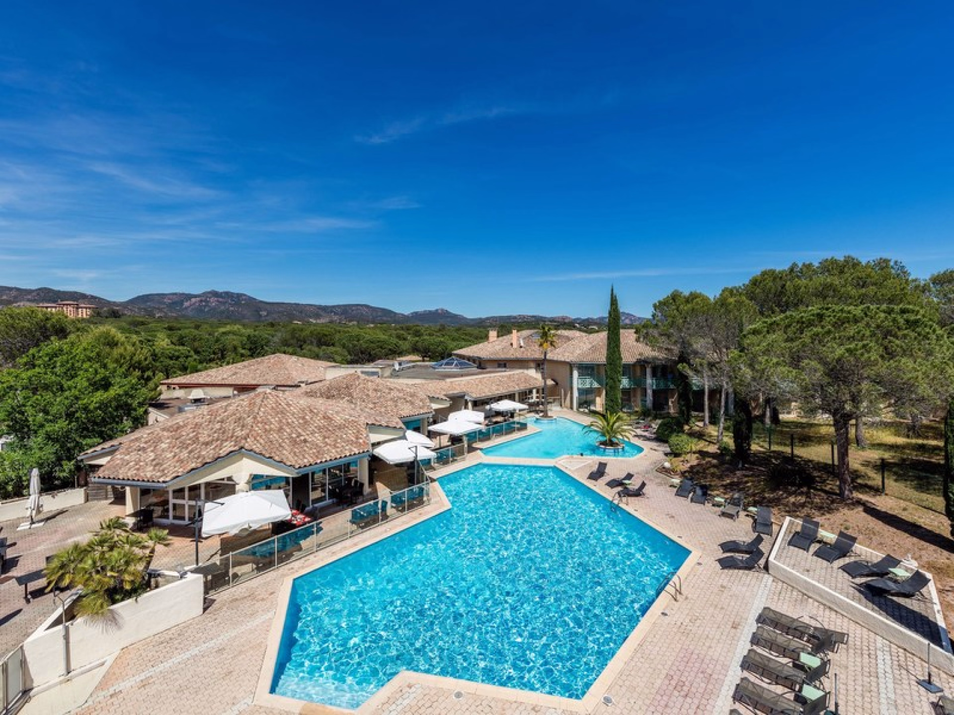 Hôtel 4*