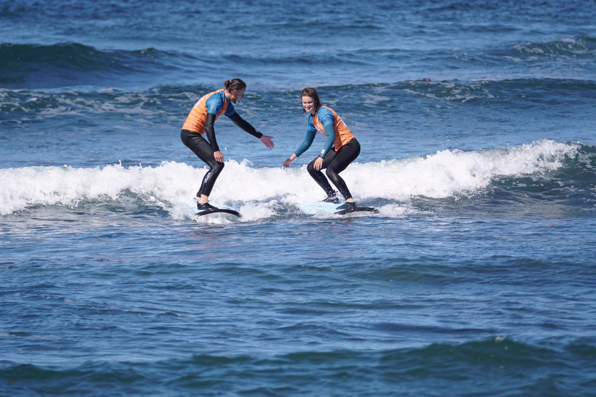 Surf & Détente : Progressez dans l'eau, relaxez-vous avec style
