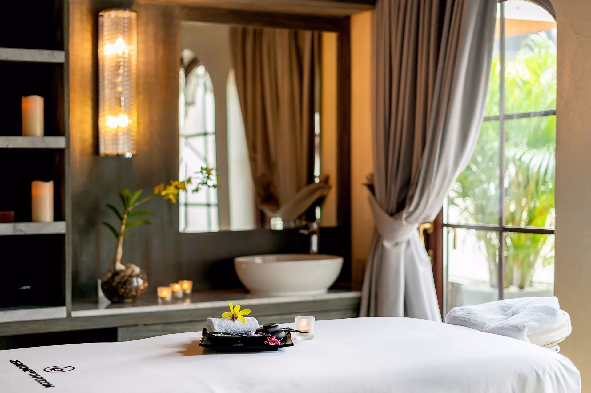 🏨 Hôtel 5* - Jours 1 à 2