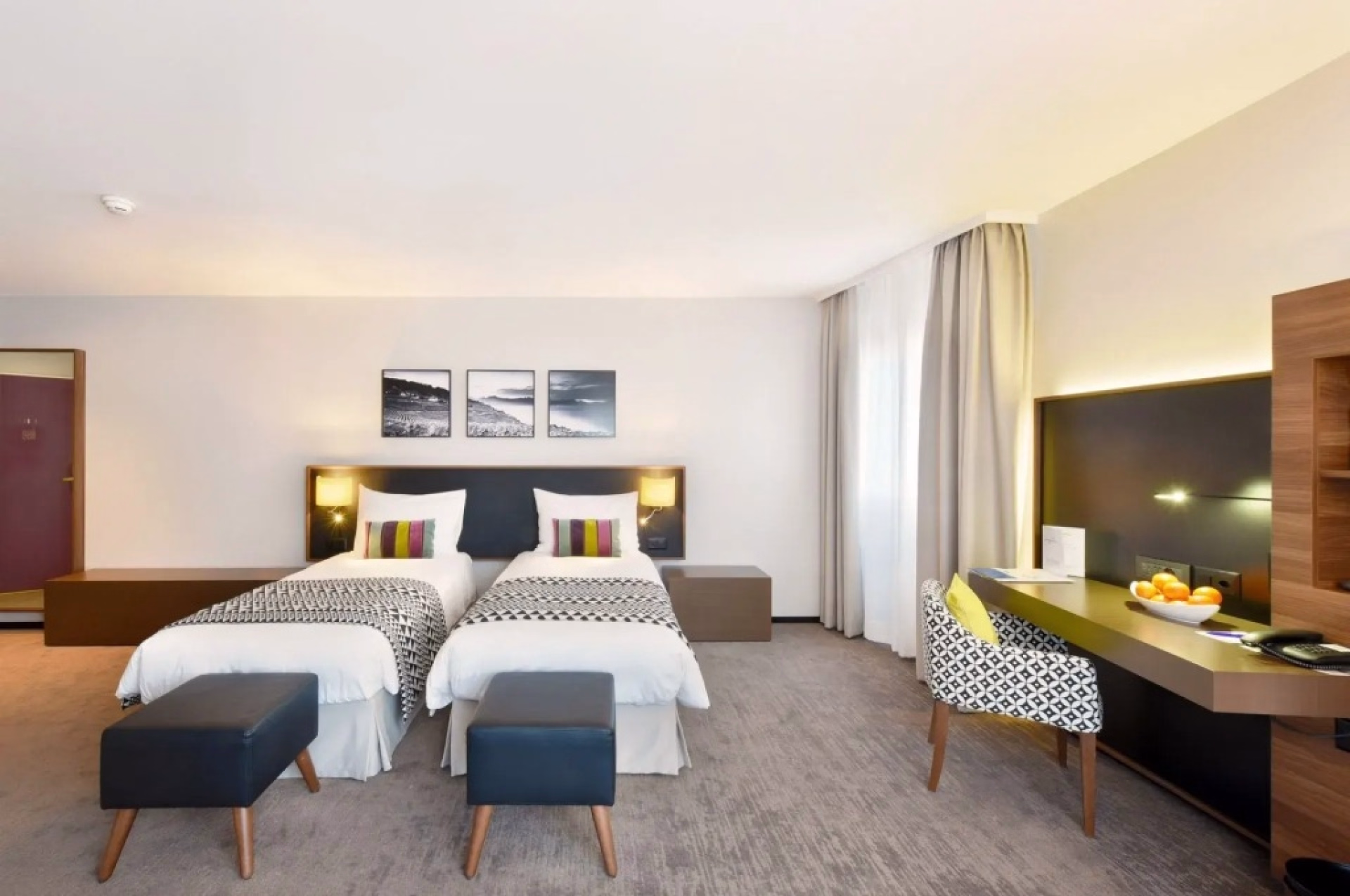 🏨 Hôtel 4* - Jours 1 à 2