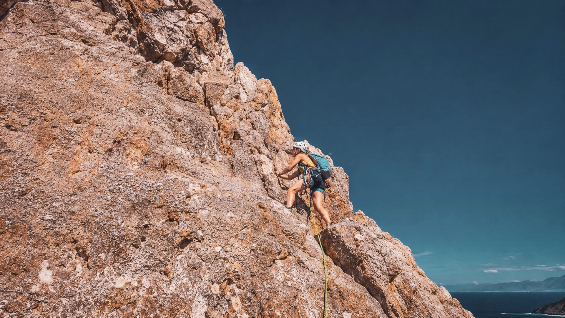 Finale Ligure : progression en escalade face à la Méditerranée