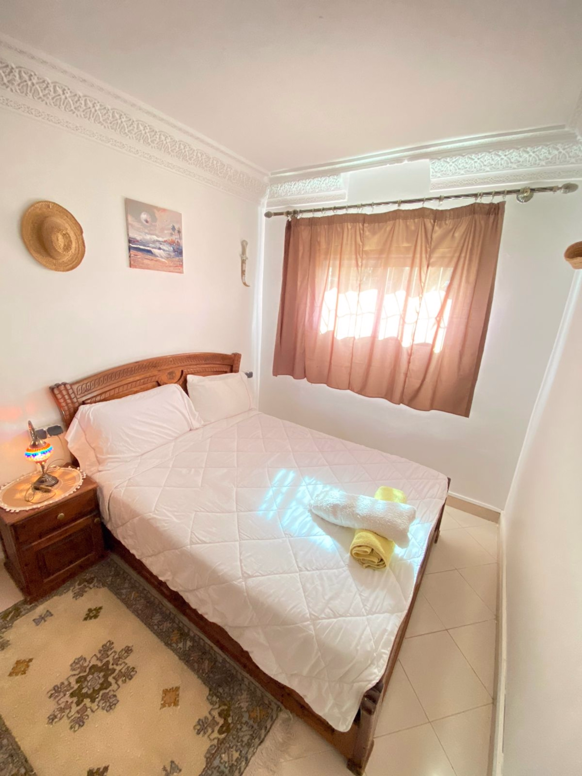 Surf débutant dans une maison traditionnelle berbère