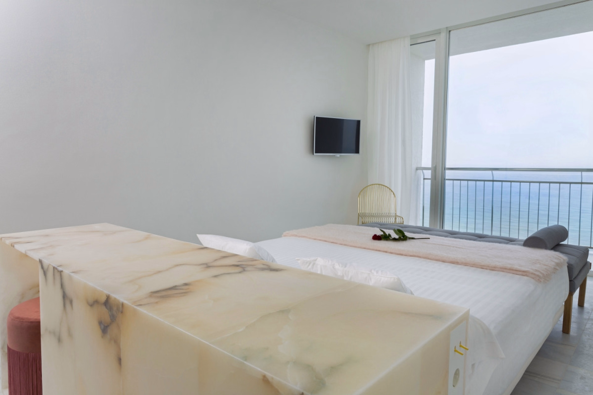 🏩 Hôtel 4* - Jours 1 à 4