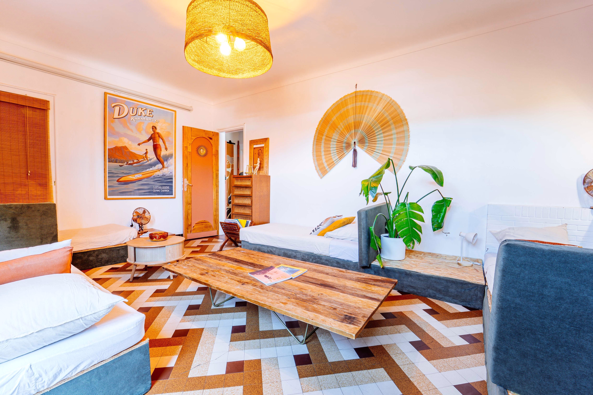 🏠 Surf House