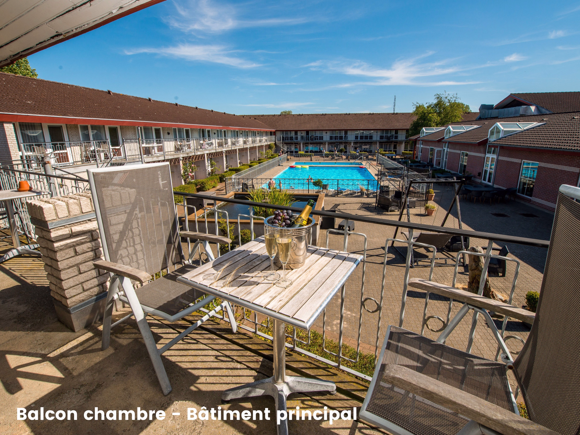 🏨 Hôtel 3* - Jours 1 à 7