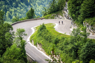 Les épreuves de cyclisme aux JO 2024, profitez en pour découvrir les séjours vélo de Decathlon Travel