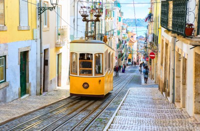 Une vue de l'inclinaison et du tramway de la Bica, Lisbonne, Portugal