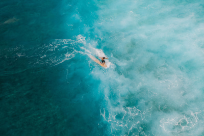 Surf en Indonésie : surf trips et surf camps mythiques