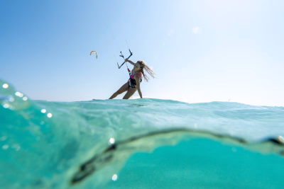 Venez apprendre le kitesurf dans les DOm-Tom avec nos séjours sportifs