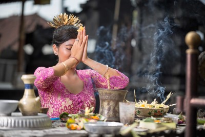 Les rituels religieux font partie de la vie quotidienne des habitants de Bali, l'île des Dieux