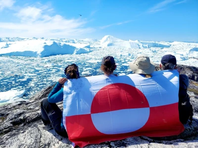 Groupe 66°Nord face au fjord glacé d'Ilulissat