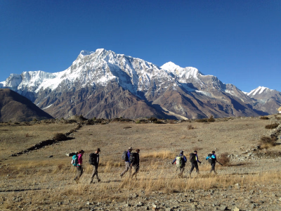 Défiez la gravité et touchez le ciel au cœur des plus beaux sommets des Annapurnas.