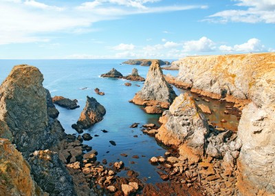 Des rochers à proximité de Belle île en Mer