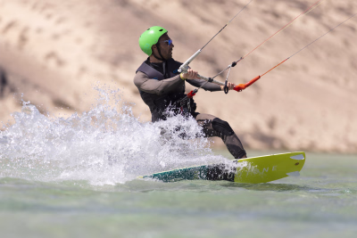 Pratiquez le kitesurf en Espagne avec Decathlon Travel