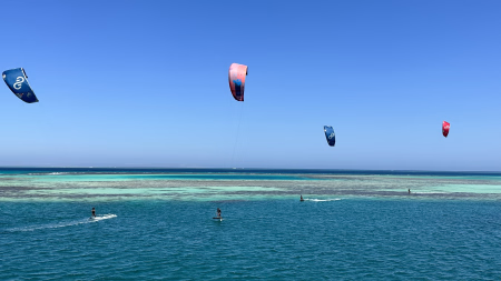 Nos conseils pour débuter en kitesurf et découvrez nos stages d’initiation