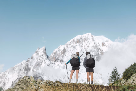 Photo de randonneurs en montagnes en France