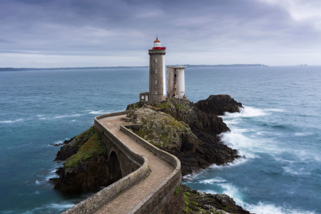 Où faire de la voile en France ? Les meilleurs spots pour vivre l'aventure au large