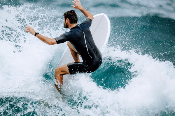 Bien choisir sa combinaison de surf