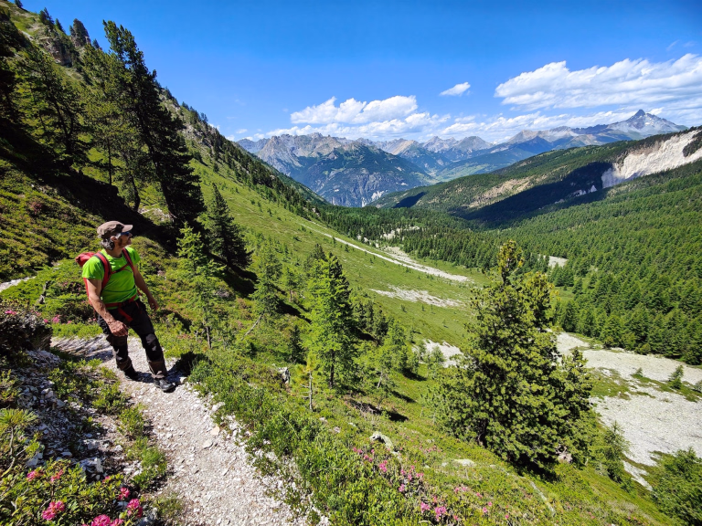 Randonneur dans le Queyras